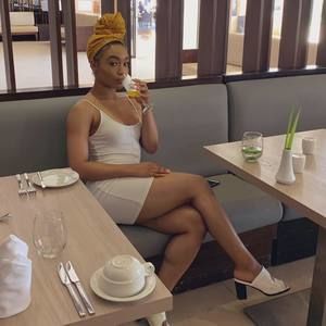 Meet your Posher, Tierra